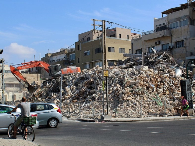 ×¤×× ×× ××× ×× ×××¤×, ×§×¨××× ××ª××× ×: ××¤××¨ ×¨×¦××, ×××§××¤×××.